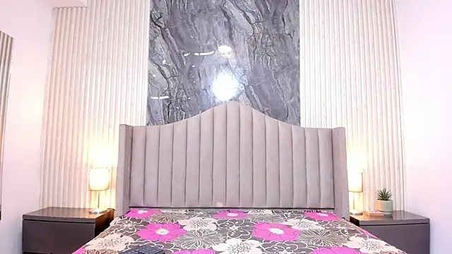 Katrina London online show from November 27, 7:14 pm