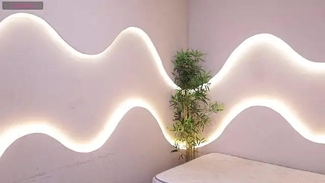 Meganpeach  online show from December 18, 12:42 pm