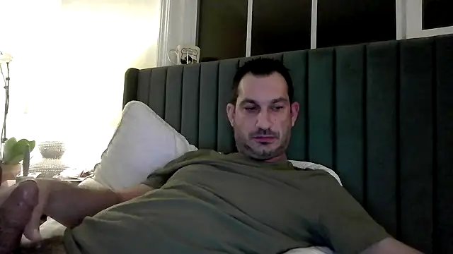 Snapshot of ckraiders84 chatting on March 14, 3:56 am ckraiders84 online show from March 14, 3:56 am