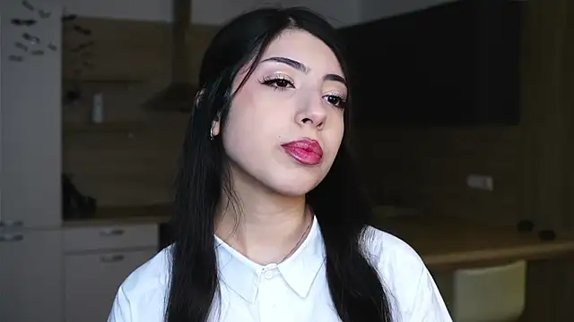 Snapshot of TonjaNeace chatting on November 9, 4:27 am TonjaNeace online show from November 9, 4:27 am