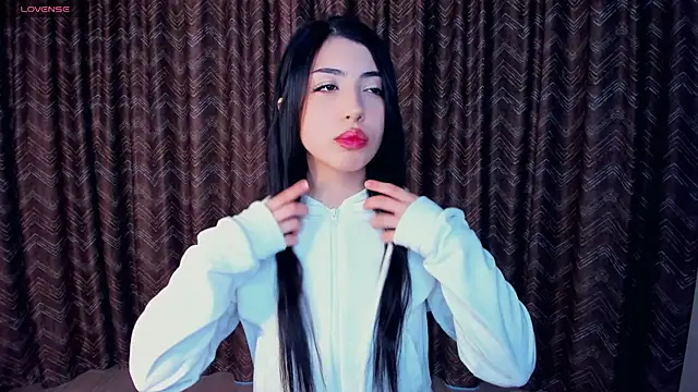 Snapshot of TonjaNeace chatting on November 11, 4:40 am TonjaNeace online show from November 11, 4:40 am