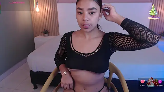 Snapshot of SoffiaDams2 chatting on November 27, 12:16 pm SoffiaDams2 online show from November 27, 12:16 pm