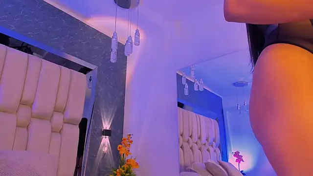  Sofiewild  online show from March 14, 7:20 pm