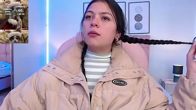 Snapshot of KikiVelvet chatting on November 28, 5:02 pm KikiVelvet online show from November 28, 5:02 pm