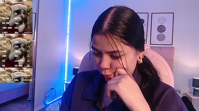 Snapshot of KikiVelvet chatting on November 11, 2:01 pm KikiVelvet online show from November 11, 2:01 pm