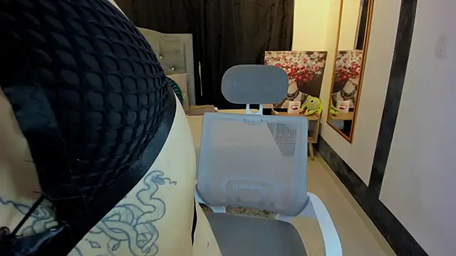 Snapshot of JessiTaylor_ chatting on November 5, 3:31 am JessiTaylor online show from November 5, 3:31 am