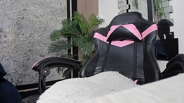 Nick carterr  online show from March 5, 7:43 pm