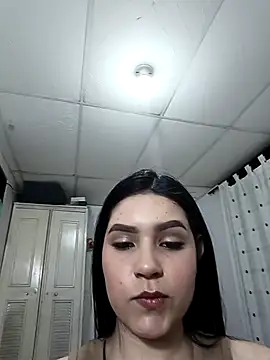 Snapshot of ambersoe chatting on October 28, 11:03 pm ambersoe online show from October 28, 11:03 pm