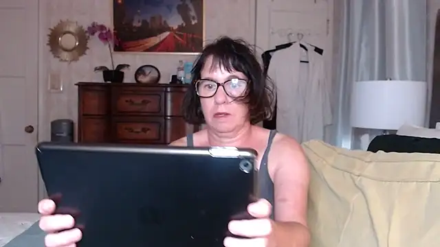BigbustedBrenda online show from November 4, 9:07 pm