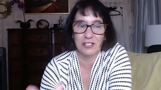 BigbustedBrenda online show from November 23, 4:39 pm