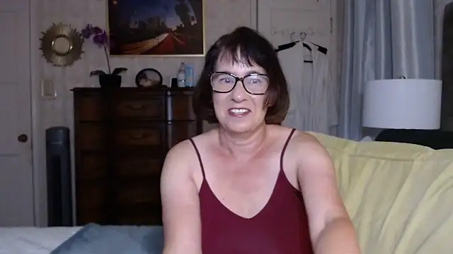 BigbustedBrenda online show from October 31, 10:27 pm