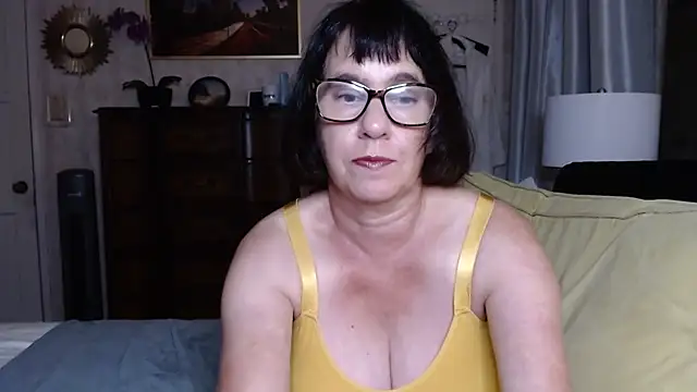 BigbustedBrenda online show from November 10, 4:56 pm