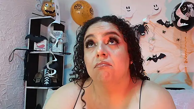 Snapshot of Natasha_Amber chatting on October 28, 4:28 pm Natasha Amber online show from October 28, 4:28 pm