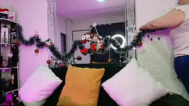 Snapshot of Natasha_Amber chatting on December 5, 2:59 pm Natasha Amber online show from December 5, 2:59 pm