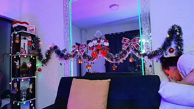 Snapshot of Natasha_Amber chatting on December 17, 2:22 pm Natasha Amber online show from December 17, 2:22 pm