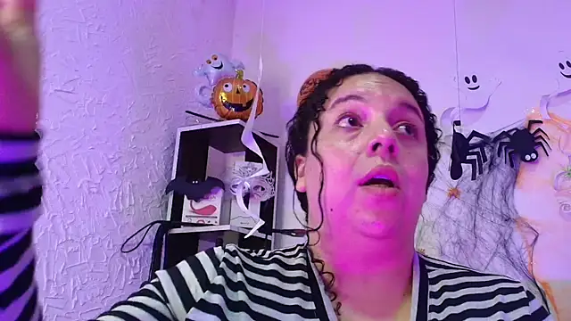 Snapshot of Natasha_Amber chatting on October 30, 12:36 pm Natasha Amber online show from October 30, 12:36 pm