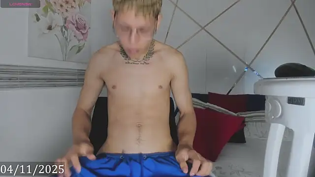 Snapshot of Blaze_Lm chatting on November 4, 1:15 pm Blaze Lm online show from November 4, 1:15 pm