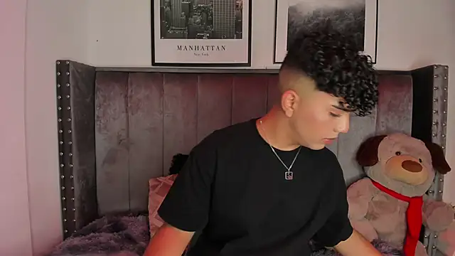 Snapshot of Niick_Twiink chatting on December 4, 8:08 pm Niick Twiink online show from December 4, 8:08 pm