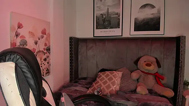 Snapshot of Niick_Twiink chatting on December 15, 7:52 pm Niick Twiink online show from December 15, 7:52 pm