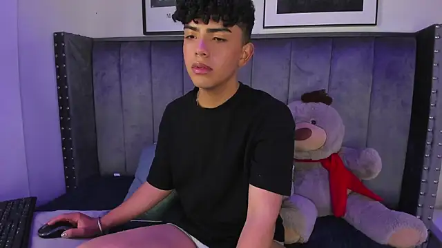 Snapshot of Niick_Twiink chatting on November 4, 8:01 pm Niick Twiink online show from November 4, 8:01 pm