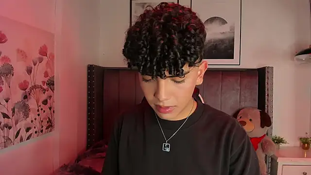 Snapshot of Niick_Twiink chatting on December 5, 7:45 pm Niick Twiink online show from December 5, 7:45 pm