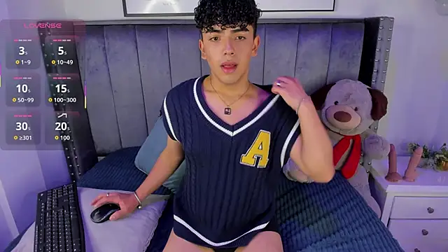 Snapshot of Niick_Twiink chatting on October 29, 7:35 pm Niick Twiink online show from October 29, 7:35 pm