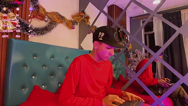 Max Steell online show from December 15, 11:31 pm