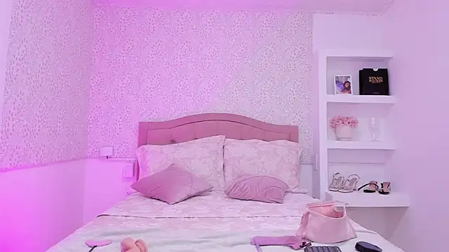 KatieBoison online show from November 28, 9:04 pm