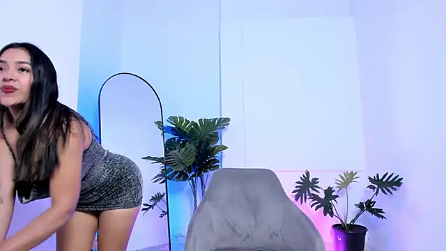 KatieBoison online show from December 18, 8:45 pm