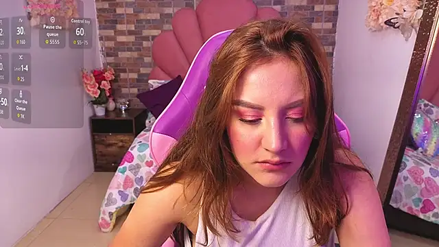 Snapshot of Adrimaretti chatting on December 16, 8:13 pm Adrimaretti online show from December 16, 8:13 pm