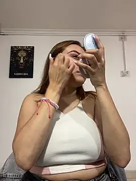 Snapshot of Adrimaretti chatting on December 4, 8:08 pm Adrimaretti online show from December 4, 8:08 pm