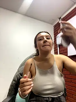 Snapshot of Adrimaretti chatting on November 20, 7:36 pm Adrimaretti online show from November 20, 7:36 pm