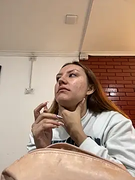 Snapshot of Adrimaretti chatting on October 29, 7:24 pm Adrimaretti online show from October 29, 7:24 pm