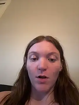 Snapshot of stonerbaby chatting on June 20, 12:37 am stonerbaby online show from June 20, 12:37 am