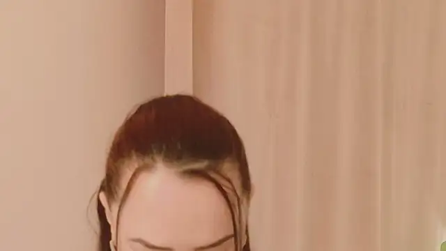 SiennaRosse online show from April 9, 8:37 pm