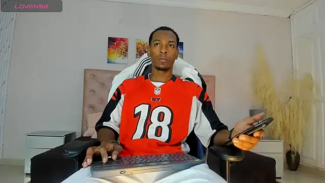 for itan online show from March 3, 12:23 pm