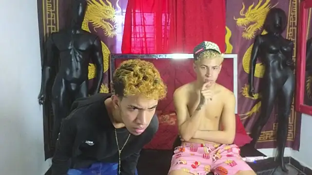 Snapshot of Scoundrel_Room chatting on November 18, 8:45 pm Scoundrel Room online show from November 18, 8:45 pm