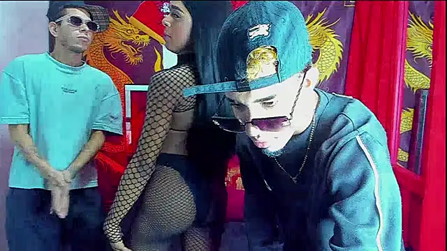 Snapshot of Scoundrel_Room chatting on November 29, 3:50 am Scoundrel Room online show from November 29, 3:50 am