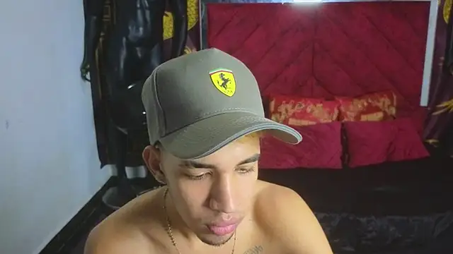 Snapshot of Scoundrel_Room chatting on November 5, 7:22 am Scoundrel Room online show from November 5, 7:22 am