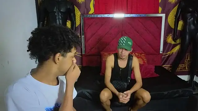 Snapshot of Scoundrel_Room chatting on November 11, 7:25 am Scoundrel Room online show from November 11, 7:25 am