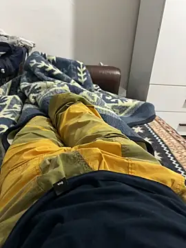 Snapshot of Hernann19 chatting on December 19, 8:44 pm Hernann19 online show from December 19, 8:44 pm