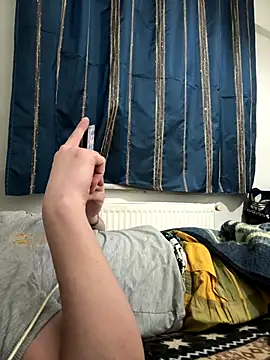 Snapshot of Hernann19 chatting on December 17, 4:23 pm Hernann19 online show from December 17, 4:23 pm