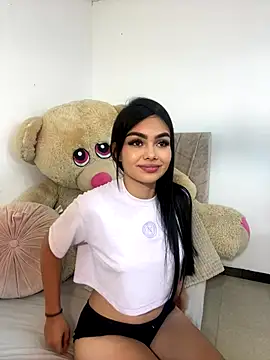 Snapshot of little_emiily_ chatting on October 28, 7:57 pm little emiily  online show from October 28, 7:57 pm