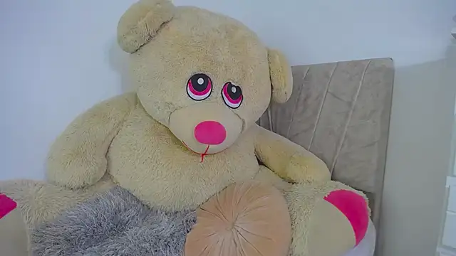 little emiily  online show from November 11, 12:55 pm