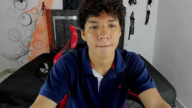 Snapshot of Maximiliano_Khalil chatting on October 30, 7:44 pm Maximiliano Khalil online show from October 30, 7:44 pm