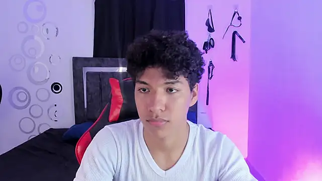 Snapshot of Maximiliano_Khalil chatting on November 10, 7:41 pm Maximiliano Khalil online show from November 10, 7:41 pm