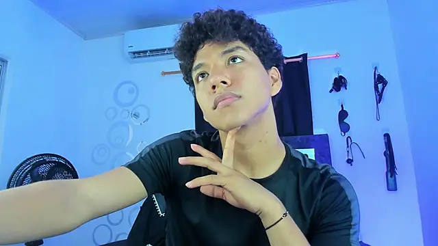 Snapshot of Maximiliano_Khalil chatting on December 2, 7:15 pm Maximiliano Khalil online show from December 2, 7:15 pm