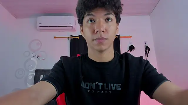 Snapshot of Maximiliano_Khalil chatting on December 3, 7:02 pm Maximiliano Khalil online show from December 3, 7:02 pm