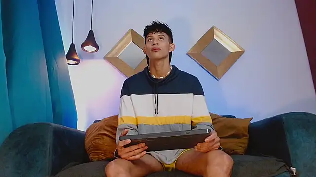 KamiSuarez online show from November 1, 1:16 pm