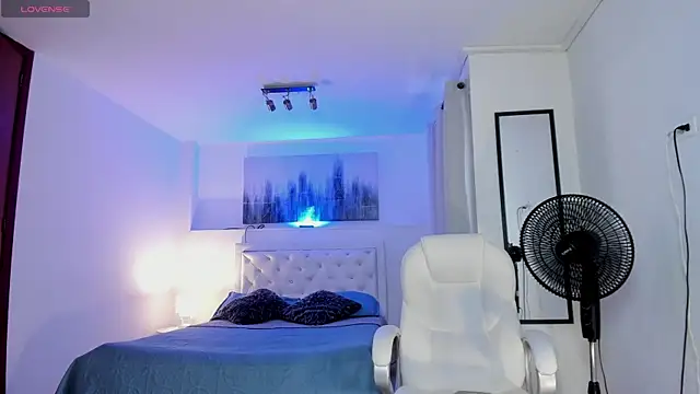 KamiSuarez online show from December 16, 7:07 pm